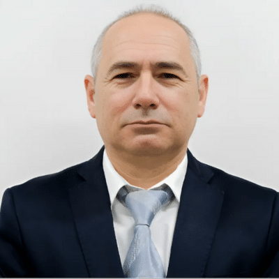 Dr. Edvin Stefani
